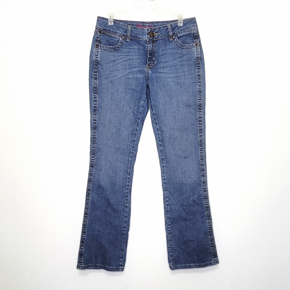 Wrangler Women's Bootcut Jeans Embroidered Pockets Medium Wash Size 9/10 x 34